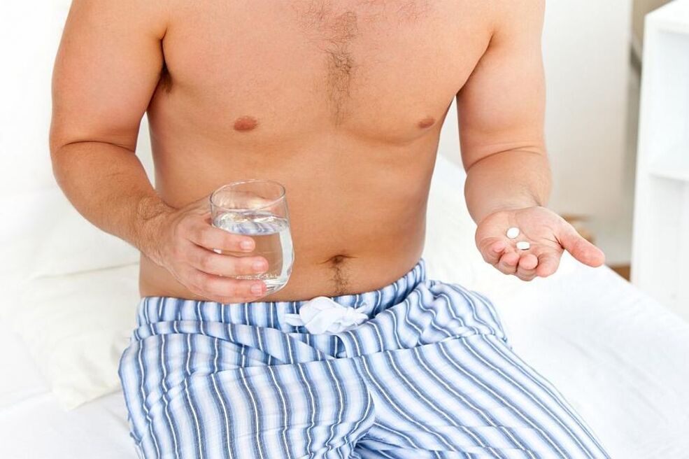 férfi tablettákat szed a prosztatagyulladásra